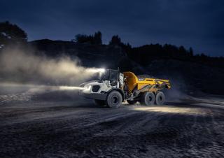 Съчленени самосвали Liebherr TA 230 Litronic