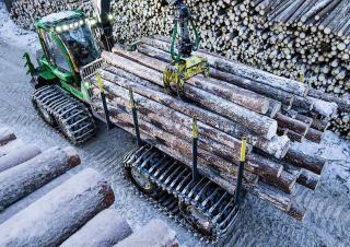 Горска техника Спедитори John Deere 1010 G