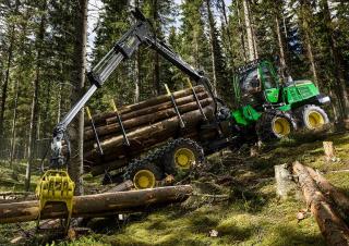 Горска техника Спедитори John Deere 1210 G