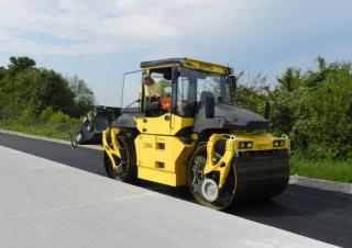 Валяци Тандемни вибрационни валяци Bomag BW 174 AP 4i AM