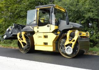 Валяци Тандемни вибрационни валяци Bomag BW 174 AP 4i