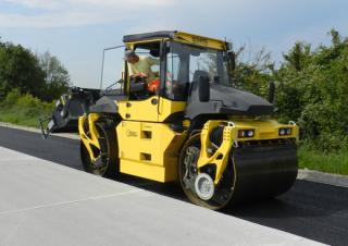 Валяци Тандемни вибрационни валяци Bomag BW 174 AP 4i