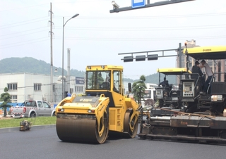 Валяци Тандемни вибрационни валяци Bomag BW 203 ADO-4