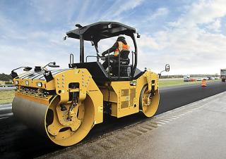 Валяци Тандемни вибрационни валяци Caterpillar CB66B