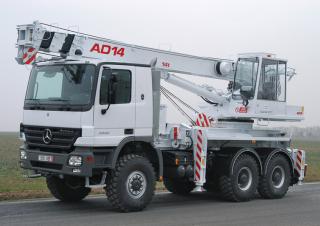 Телескопични кранове, монтирани на камион CKD Mobilni Jeraby AD 14