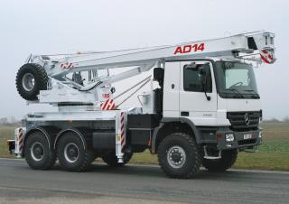Телескопични кранове, монтирани на камион CKD Mobilni Jeraby AD 14