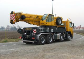 Телескопични кранове, монтирани на камион Marchetti MTK 1006