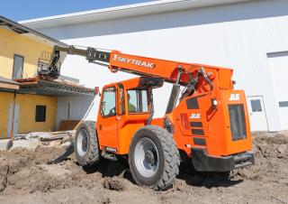 Телескопични манипулатори на материали JLG 10054