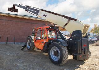 Телескопични манипулатори на материали JLG 1255