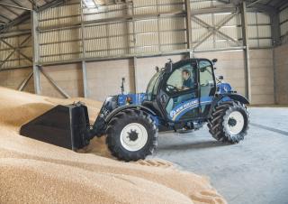 Телескопични манипулатори на материали New Holland LM 7.42 Elite