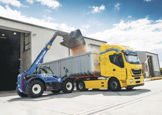 Телескопични манипулатори на материали New Holland LM 7.42 Elite