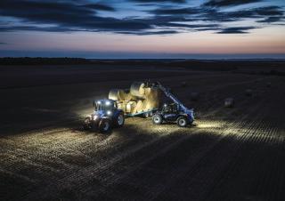 Телескопични манипулатори на материали New Holland LM 7.42 Elite