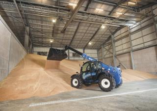 Телескопични манипулатори на материали New Holland LM 7.42 Elite