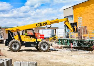 Телескопични манипулатори на материали Gehl RS8-44 