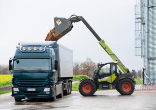 Телескопични манипулатори на материали Claas Scorpion 742