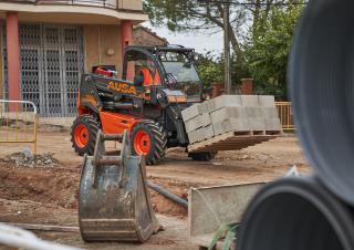 Телескопични манипулатори на материали Ausa T 164 H X4