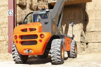Телескопични манипулатори на материали Ausa T 235 H