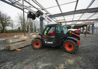 Телескопични манипулатори на материали Bobcat TL30.60 Low Cab 75 IIIB