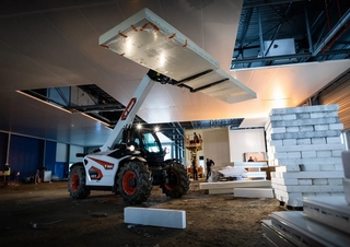Телескопични манипулатори на материали Bobcat TL30.70 High Cab 100 V