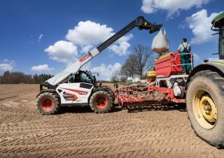 Телескопични манипулатори на материали Bobcat TL43.80HF 135 V