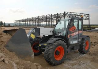 Телескопични манипулатори на материали Bobcat TL470 Agri