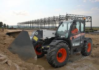 Телескопични манипулатори на материали Bobcat TL470HF Agri