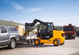 Телескопични манипулатори на материали JCB TLT30D 