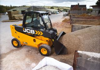 Телескопични манипулатори на материали JCB TLT35D