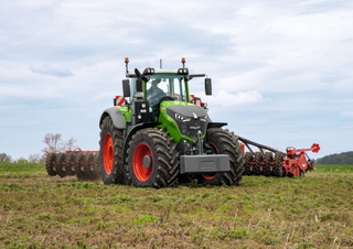 Трактори 4WD (задвиждане на четирите колела) Fendt 1042 Vario Power+