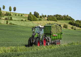 Трактори 4WD (задвиждане на четирите колела) Fendt 208 S Vario Power