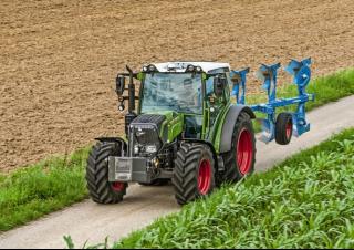 Трактори 4WD (задвиждане на четирите колела) Fendt 208 S Vario