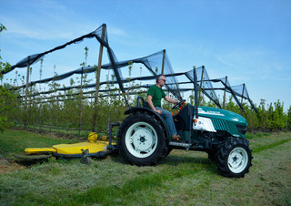 Трактори 4WD (задвиждане на четирите колела) Arbos 3040