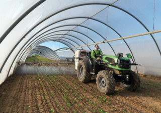 Трактори 4WD (задвиждане на четирите колела) DEUTZ-FAHR 3050