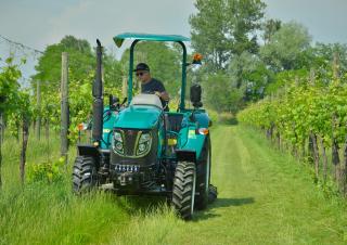 Трактори 4WD (задвиждане на четирите колела) Arbos 3055