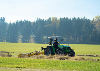 Трактори 4WD (задвиждане на четирите колела) DEUTZ-FAHR 4070 E