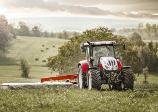 Превозни средства Общински трактори Steyr 4135 Profi CVT