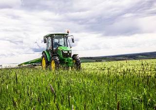 Трактори 4WD (задвиждане на четирите колела) John Deere 5058E
