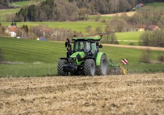 Трактори 4WD (задвиждане на четирите колела) DEUTZ-FAHR 5105 LS