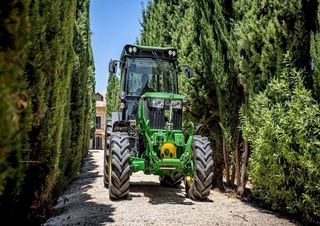 Трактори 4WD (задвиждане на четирите колела) John Deere 5105GF