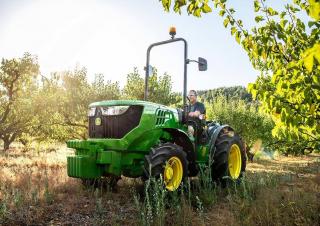 Трактори 4WD (задвиждане на четирите колела) John Deere 5105GL