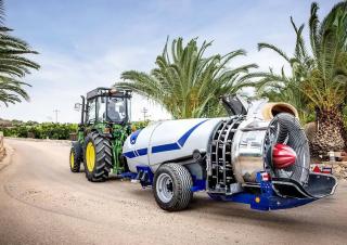 Трактори 4WD (задвиждане на четирите колела) John Deere 5105GN