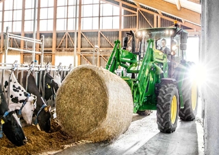 Трактори 4WD (задвиждане на четирите колела) John Deere 5105M