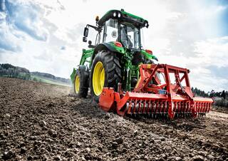 Трактори 4WD (задвиждане на четирите колела) John Deere 5105M