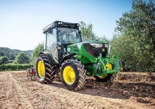 Трактори 4WD (задвиждане на четирите колела) John Deere 5115GF 