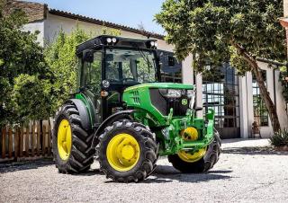 Трактори 4WD (задвиждане на четирите колела) John Deere 5115GF 