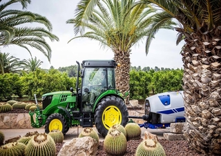 Трактори 4WD (задвиждане на четирите колела) John Deere 5115GN