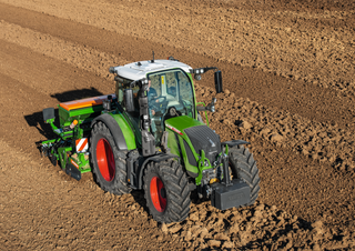Трактори 4WD (задвиждане на четирите колела) Fendt 512 Vario Power