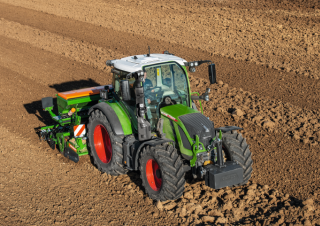 Трактори 4WD (задвиждане на четирите колела) Fendt 513 Vario Power