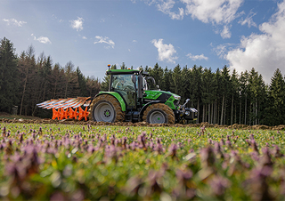 Трактори 4WD (задвиждане на четирите колела) DEUTZ-FAHR 6115 C RVShift 