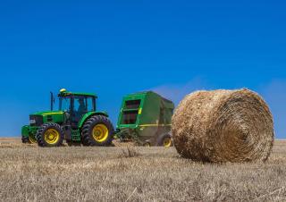 Трактори 4WD (задвиждане на четирите колела) John Deere 6115J